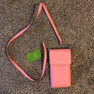 Larchmont Ave NS Crossbody